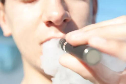 为什么电子烟越来越吸引青少年？