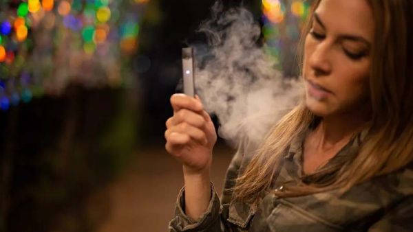 电子烟到底能不能戒烟？电子烟对健康危害有多大？